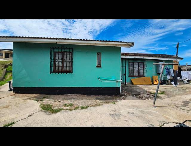 5 BEDROOM HOUSE FOR SALE IN UMLAZI BB